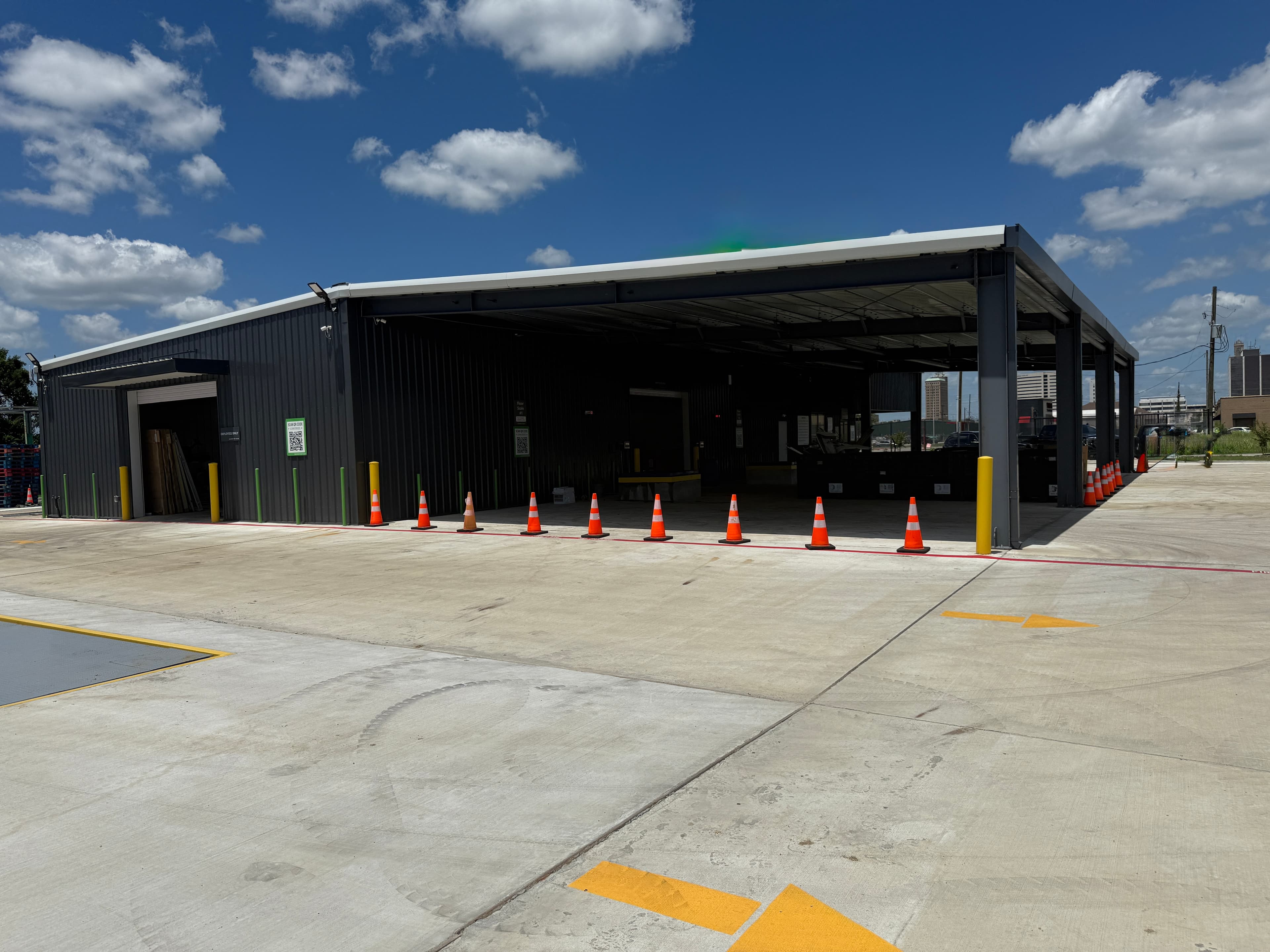 Covered unloading canopy at Beaumont Recycling